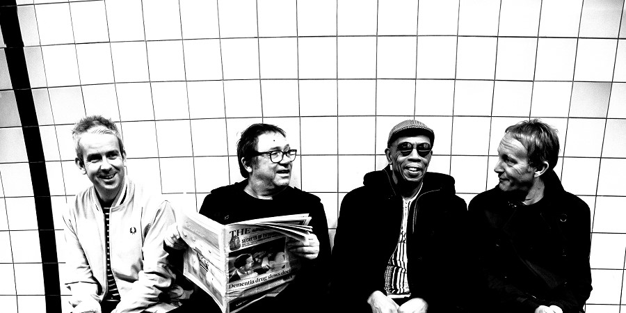 Ocean Colour Scene in a London Underground station.